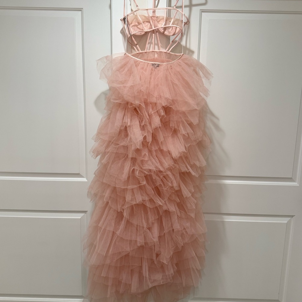 NBD Lore Gown in pink - Picture 6 of 7